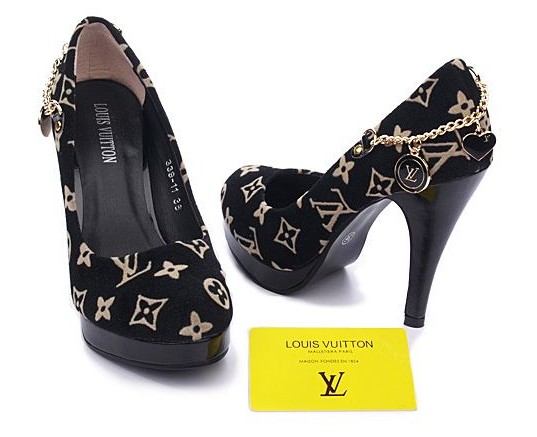 Giày Louis Vuitton giá bao nhiêu