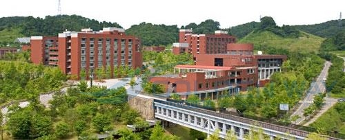 Đại học Kanazawa của Nhật Bản