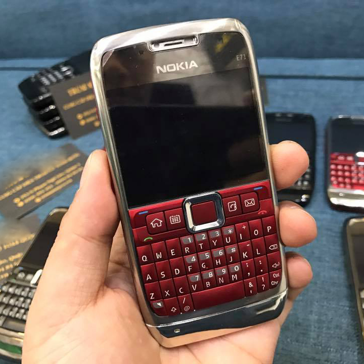 nokia-e71-mau-do